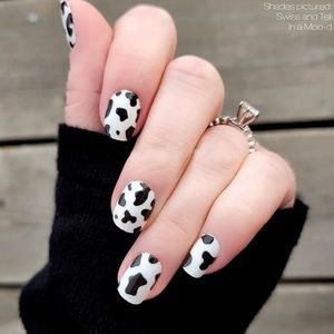 Color street in a Mood nail color